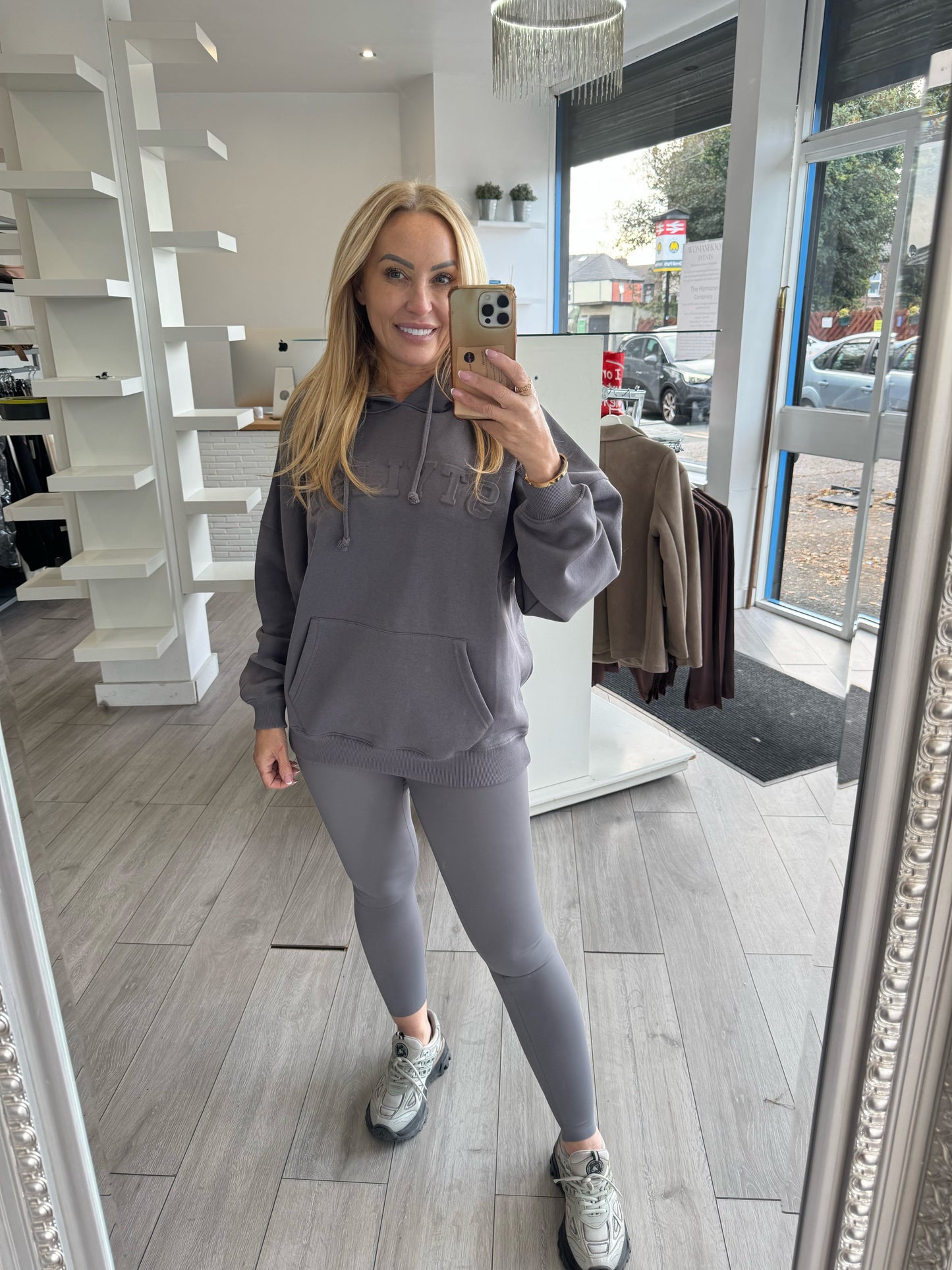 STYLIST HOODIE