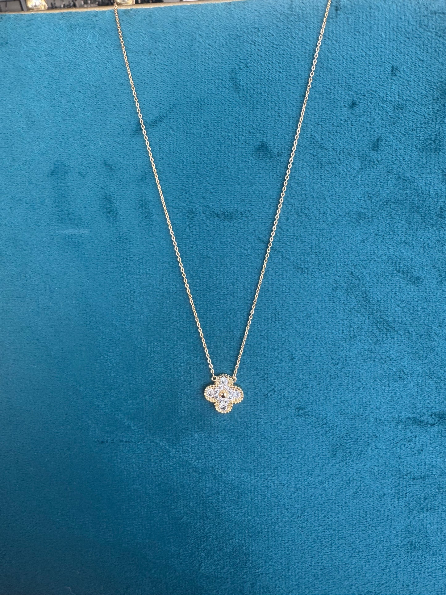 SILVER FLOWER CHAIN