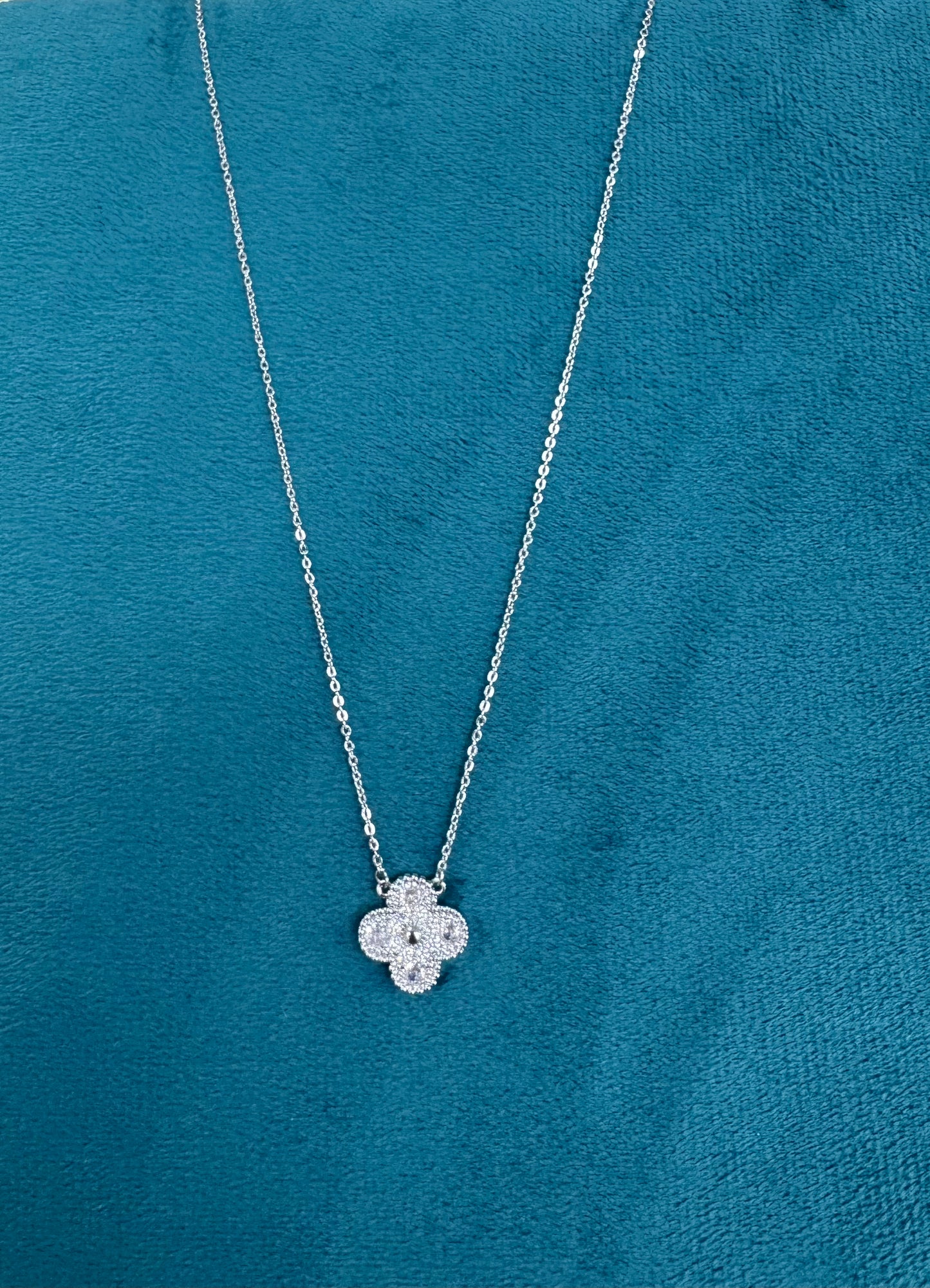 SILVER FLOWER CHAIN