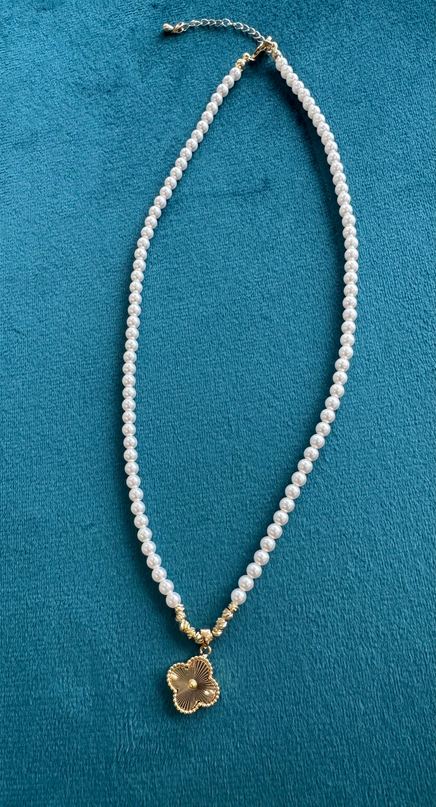 PEARL CHAIN FLOWER NECKLACE