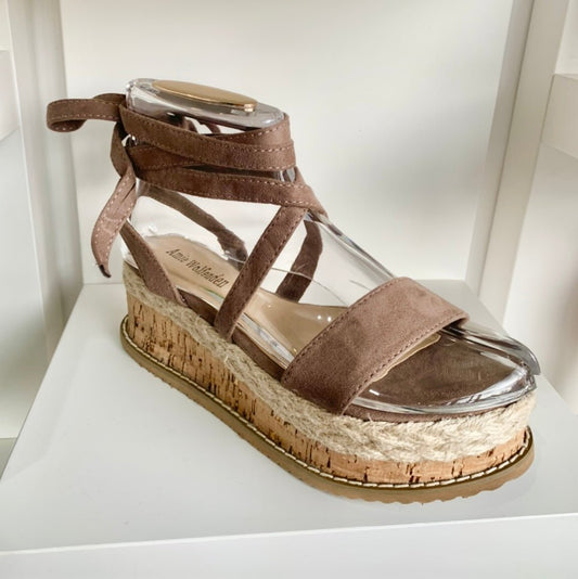 SUEDE WEDGEWEDGELauraliverpoolboutiqueLauraliverpoolboutiqueBL1 BEIGE 354721847733BEIGESUEDE WEDGE